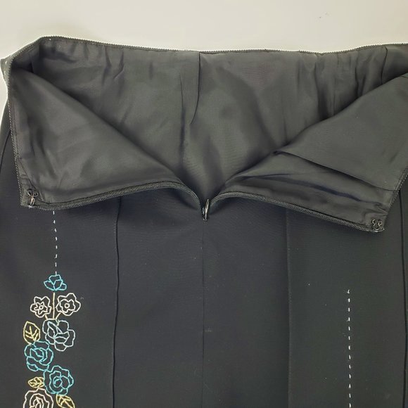 Ann Taylor Loft Black Embroidery Pencil Skirt 4 - Picture 7 of 8